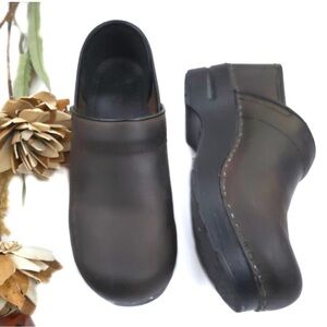Dansko Brown Leather Nursing Clogs sz 38
